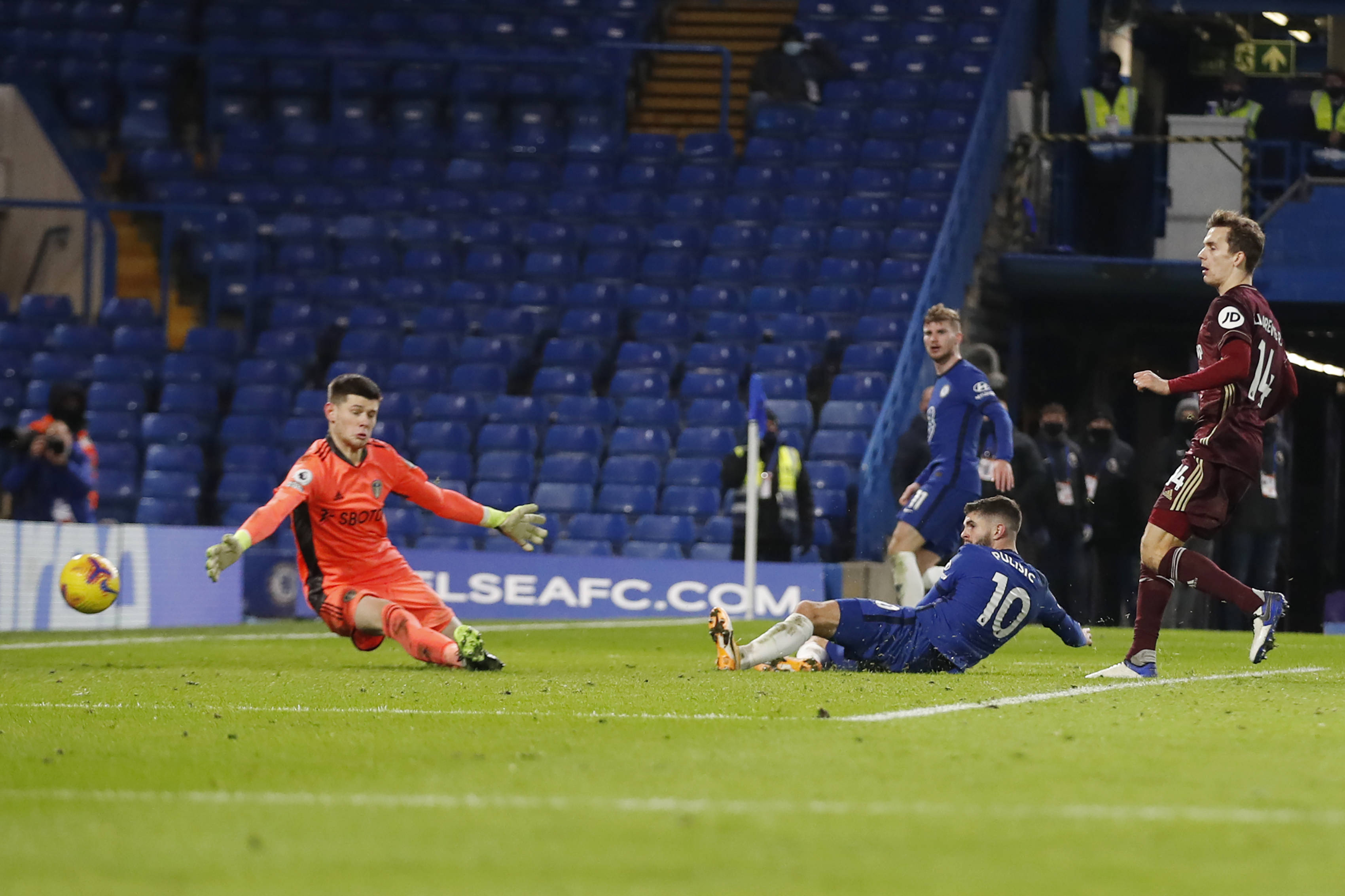 甚至扭曲的 甚至扭曲的